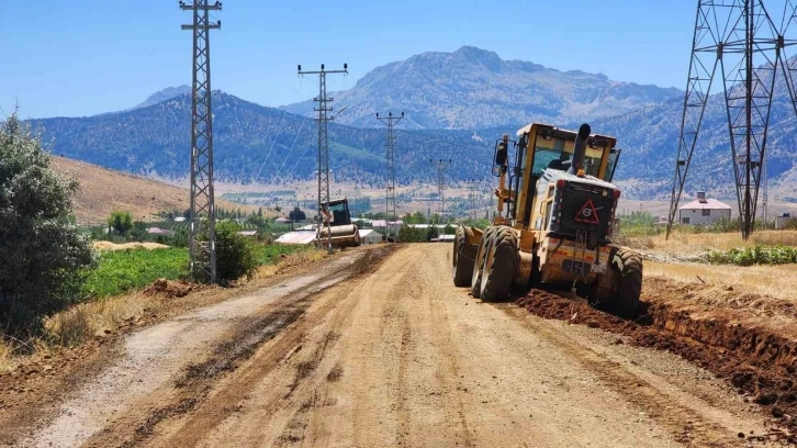 Büyükşehir, Göksun’da ulaşım konforu için sahada
