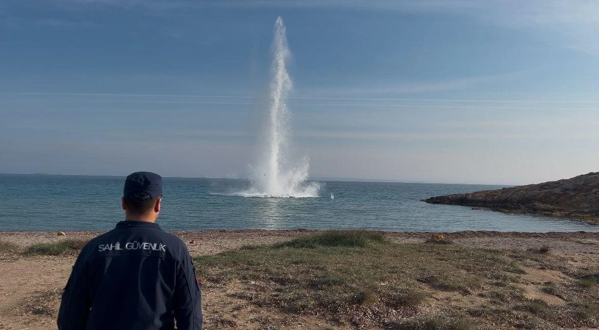 Çanakkale’de denizde bulunan mayın imha edildi
