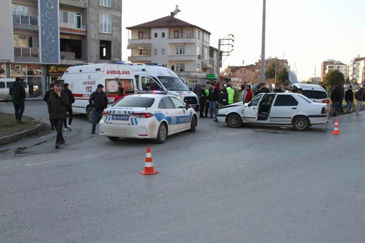 Çarşamba’da trafik kazası: 3 yaralı
