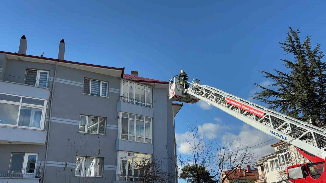 Çatı yangını var zannedildi, ekipler harekete geçti
