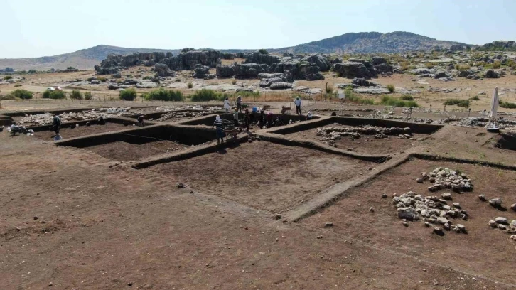 Çayönü Tepesi kazılarında 60 yıldır bilinmezliklerin ortaya çıkartılması için arkeolojik çalışmalar yeni dönemde de yürütülüyor
