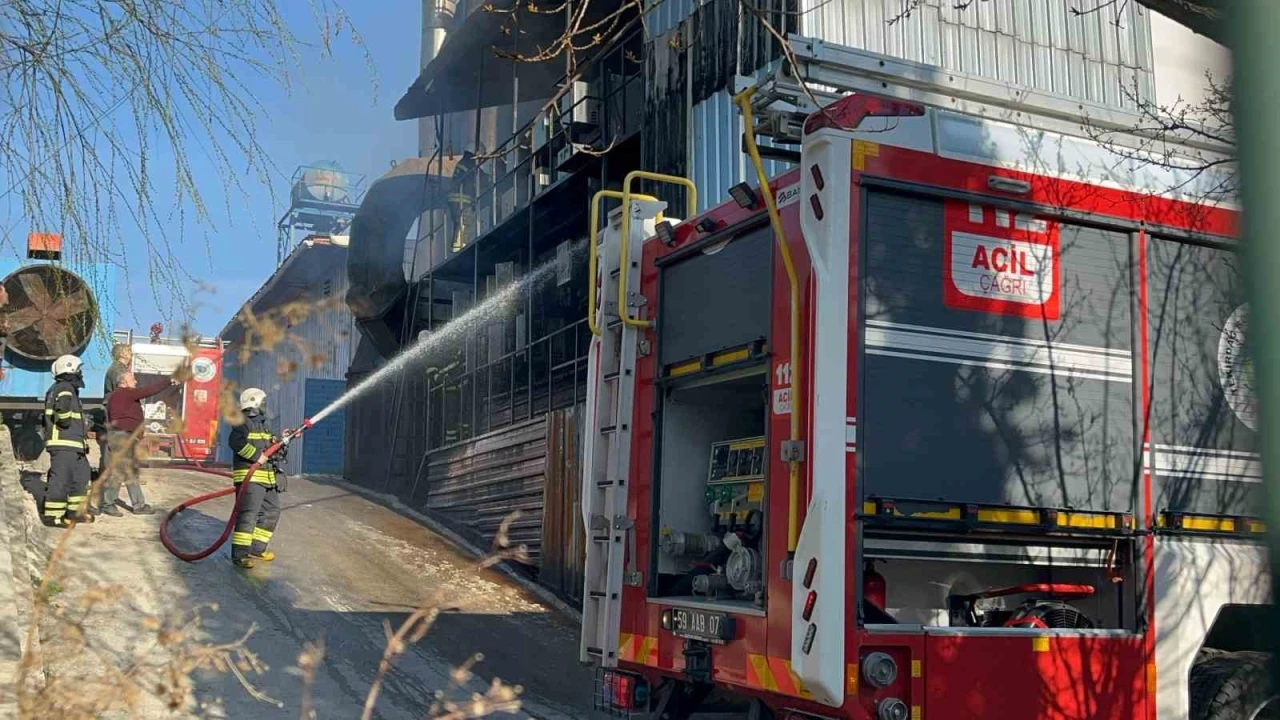 Çerkezköy’de suni deri fabrikasında yangın
