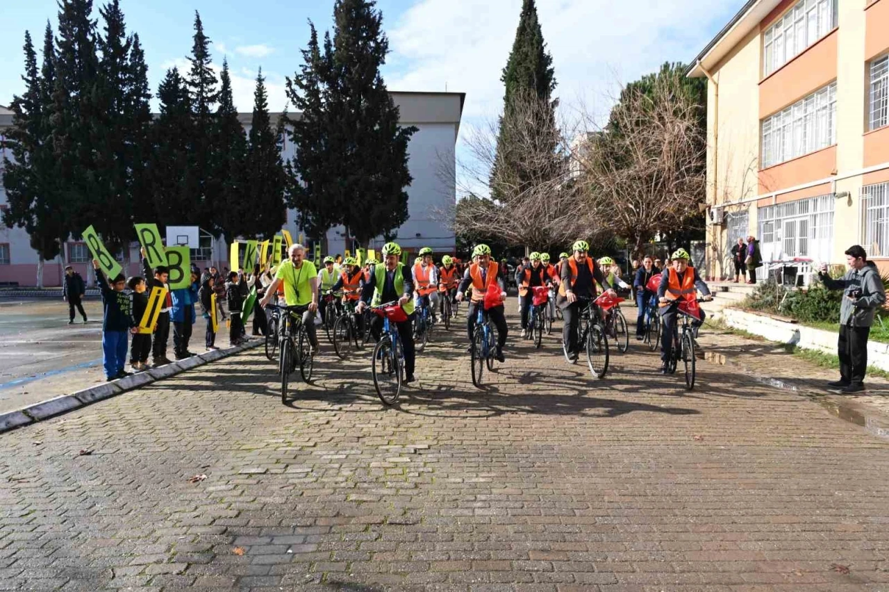 Çevre bilinci ve sağlıklı yaşam için pedal çevirdiler
