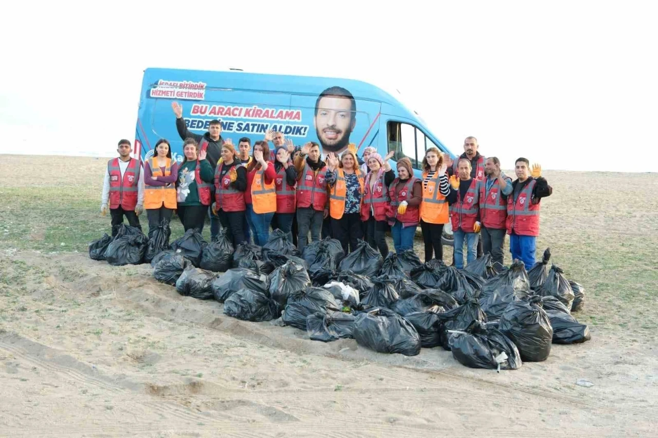 Ceyhan Belediyesi, İncirli Plajı’nı pırıl pırıl yaptı
