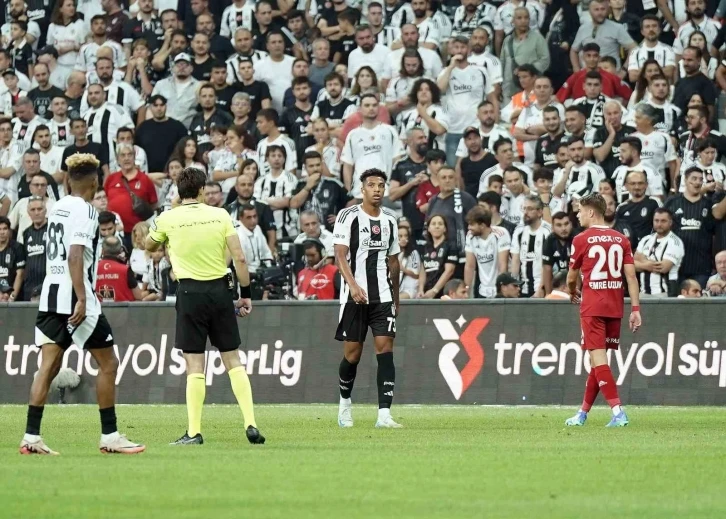 Cher Ndour, Beşiktaş formasıyla ilk maçına çıktı
