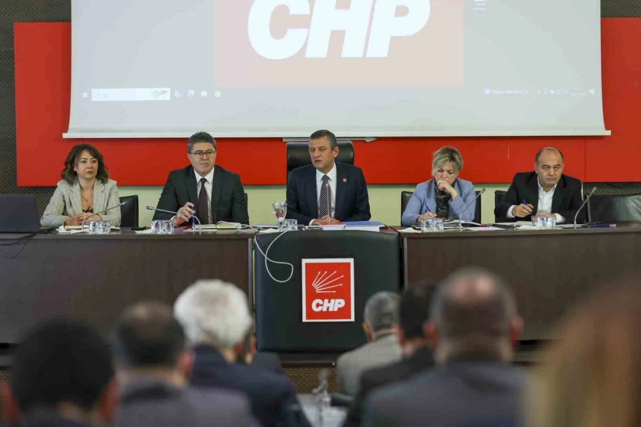 CHP Parti Meclisi’nde ön seçim için MYK’ya yetki verildi
