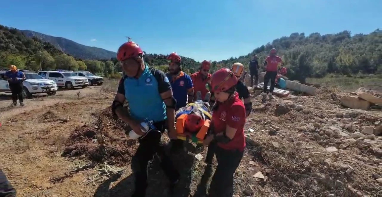 Çocuğun "annemi götürün" feryadı tatbikata damga vurdu
