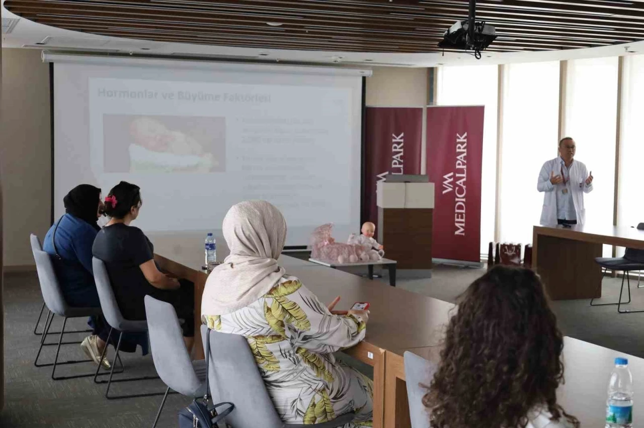 Çocuk Sağlığı ve Hastalıkları Uzmanı Doç. Dr. Ahmet Sami Yazar: "Bebeğin sağlıklı gelişimi için anne sütü şarttır"
