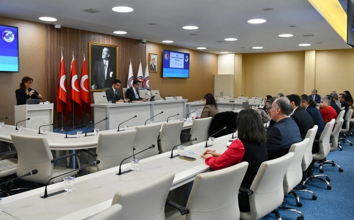 ÇOMÜ’de 2025 Yılı Hedef ve Stratejik Plan Toplantıları Başladı
