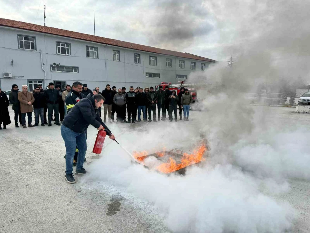 Çorum Belediyesi personeline yangın eğitimi
