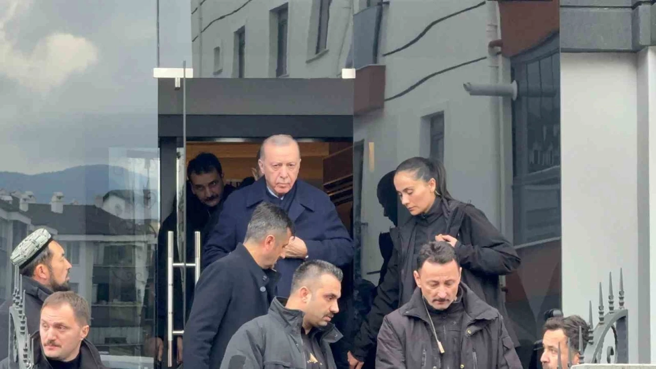 Cumhurbaşkanı Erdoğan taziye evinden ayrıldı
