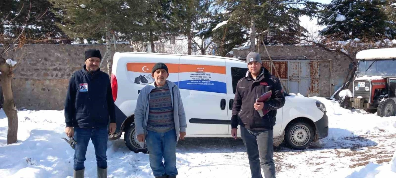 Damızlık Birliği personelini kar durdurmadı, hizmetler devam etti
