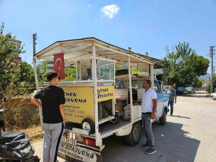 Dededen toruna üç kuşak dondurmacı
