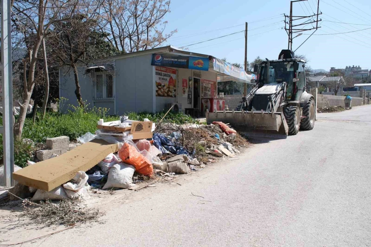 Defne’de temiz çevre anlayışıyla hafriyat atıkları toplanıyor
