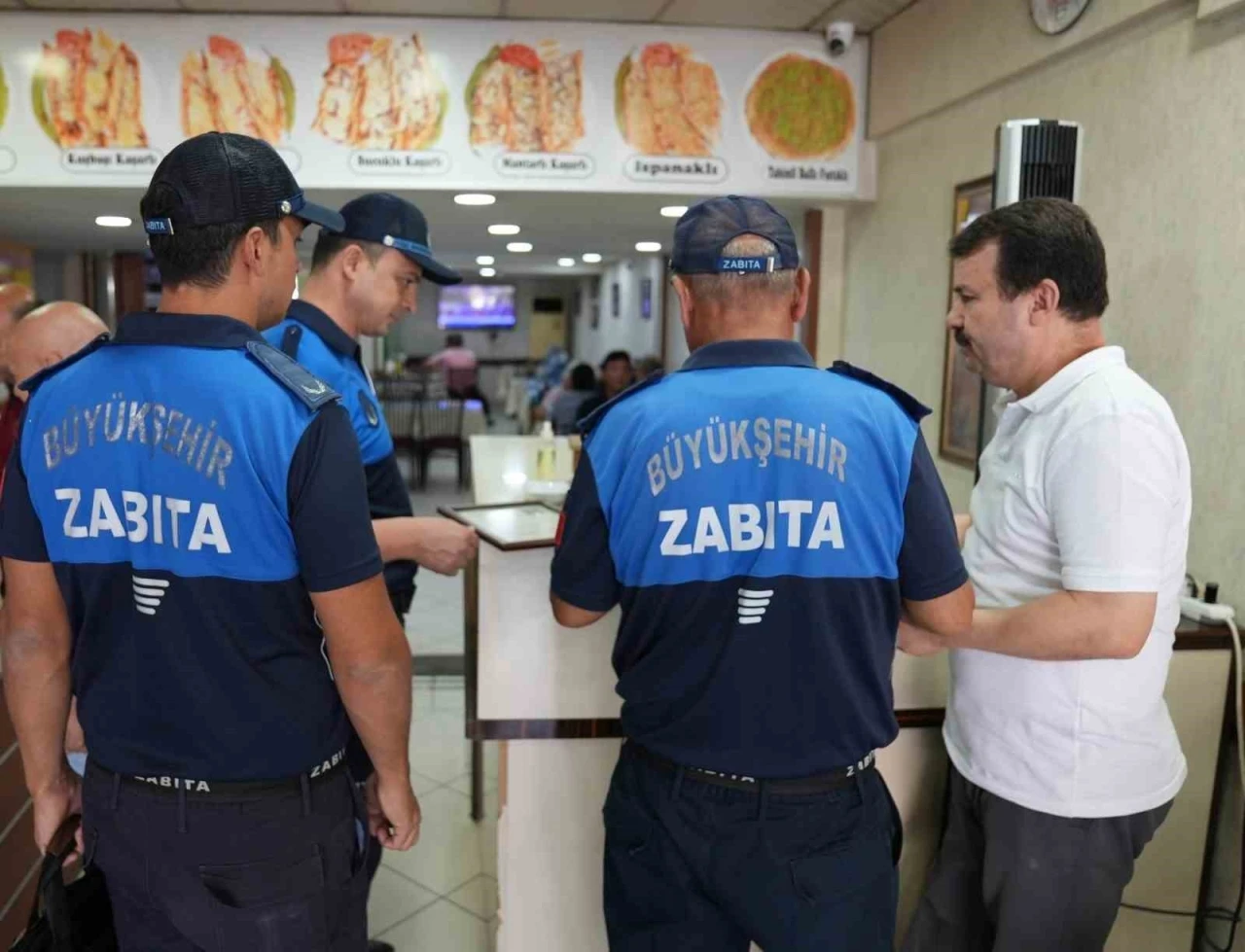 Denizli Büyükşehir zabıtası gıda denetimlerini sürdürüyor
