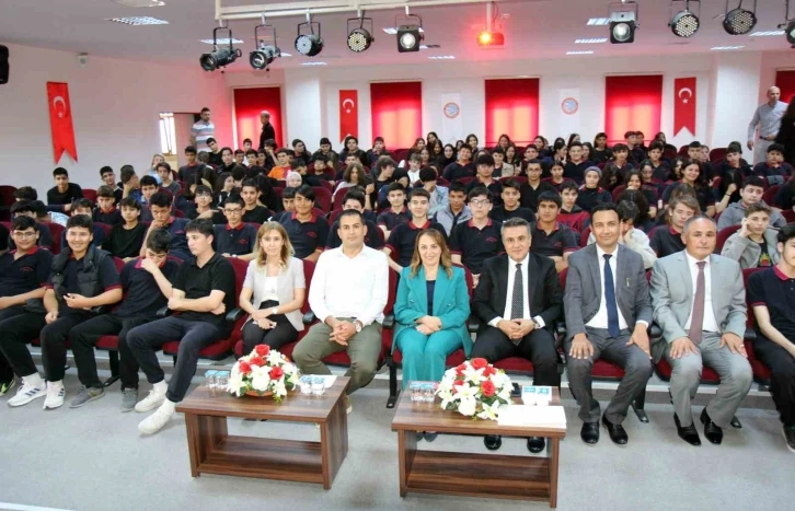 Denizli’de 200 lise öğrencisine ilk yardım eğitimi verildi
