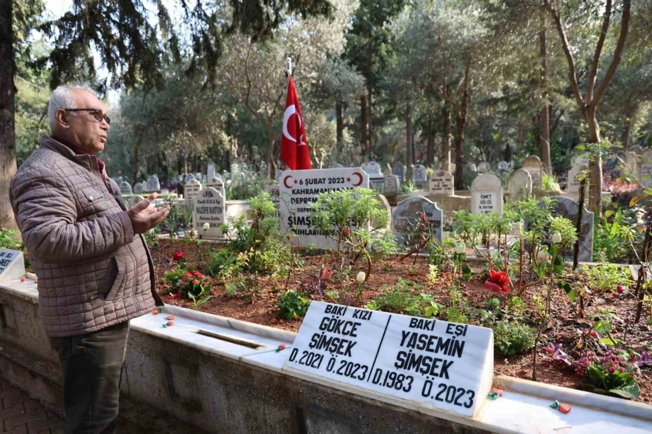 Depremde evlatlarını kaybeden Şimşek: "Ateşten bir gömlek her gün yanıyoruz"
