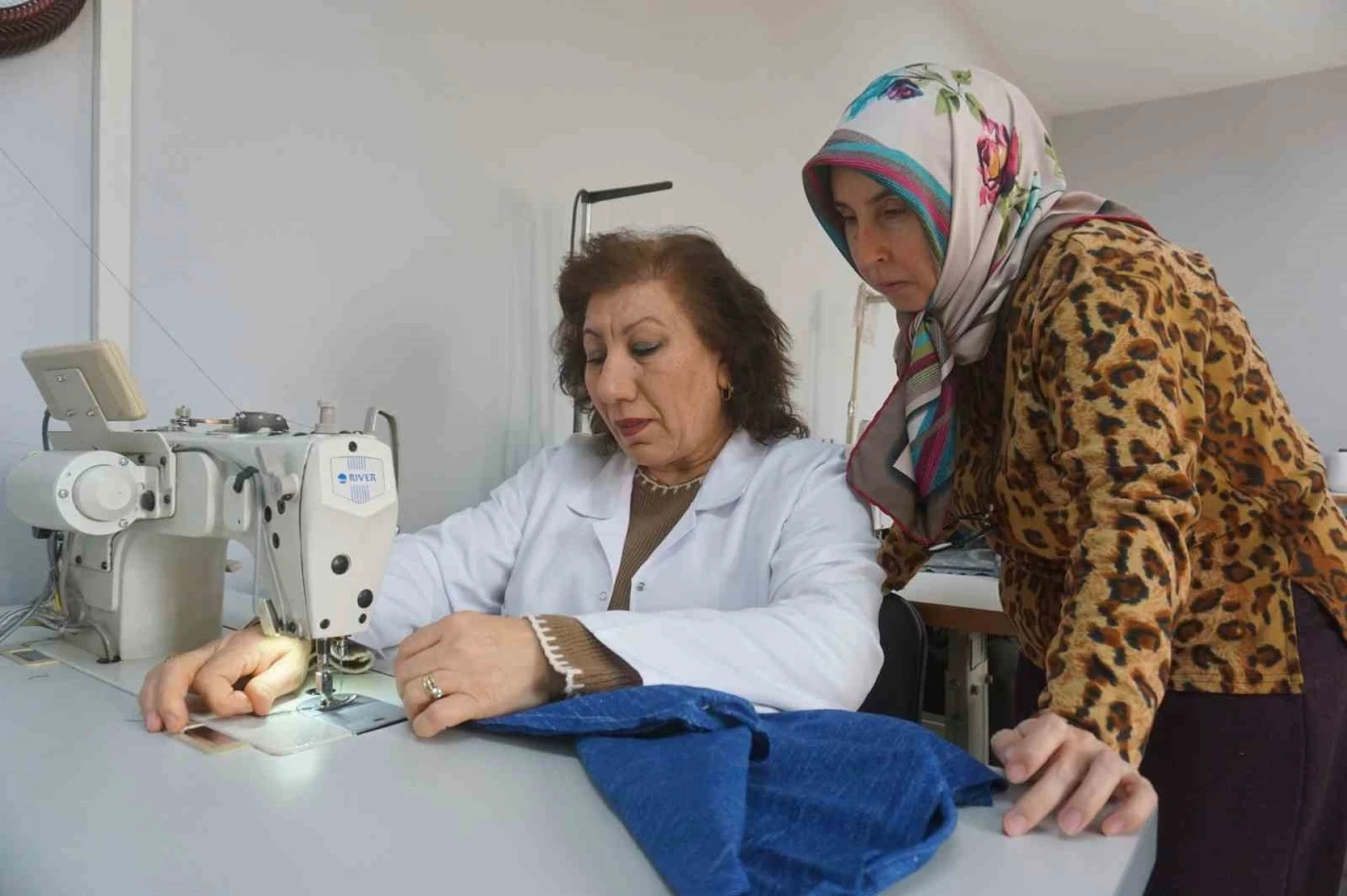 Depremin yaralarını Edirne’de saran Lütfiye Karakuş kadınlara umut oluyor
