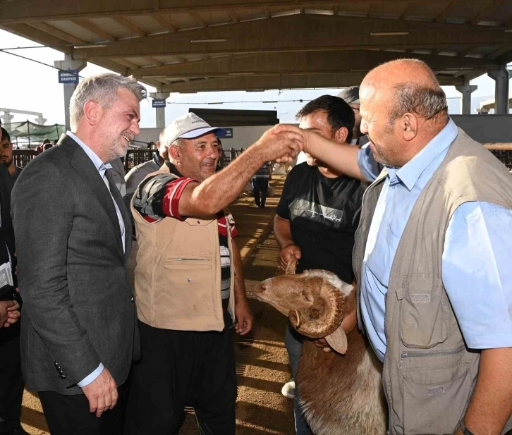 Depremzede Kahramanmaraş’ta Kurban Bayramı heyecanı
