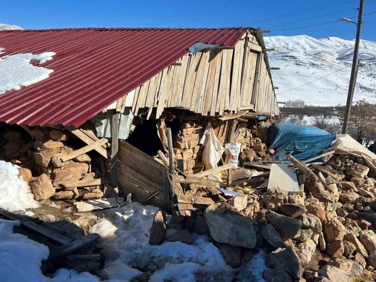 Depremzede yetiştiricilere faizsiz ahır kredisi desteği
