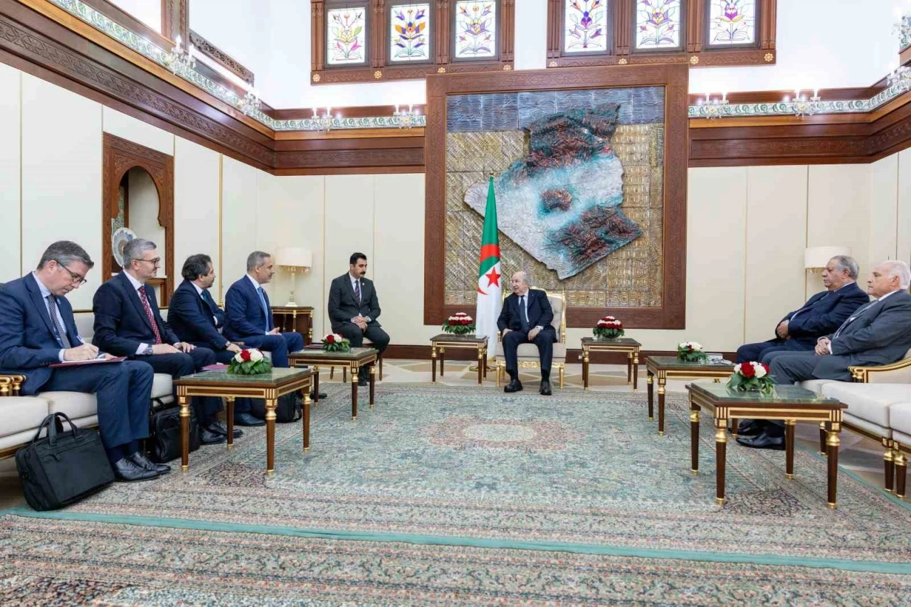 Dışişleri Bakanı Fidan, Cezayir Cumhurbaşkanı Tebbun tarafından kabul edildi
