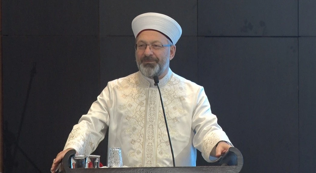 Diyanet İşleri Başkanı Erbaş: &quot;Hafızlık bir insana nasip olabilecek en büyük unvan&quot;
