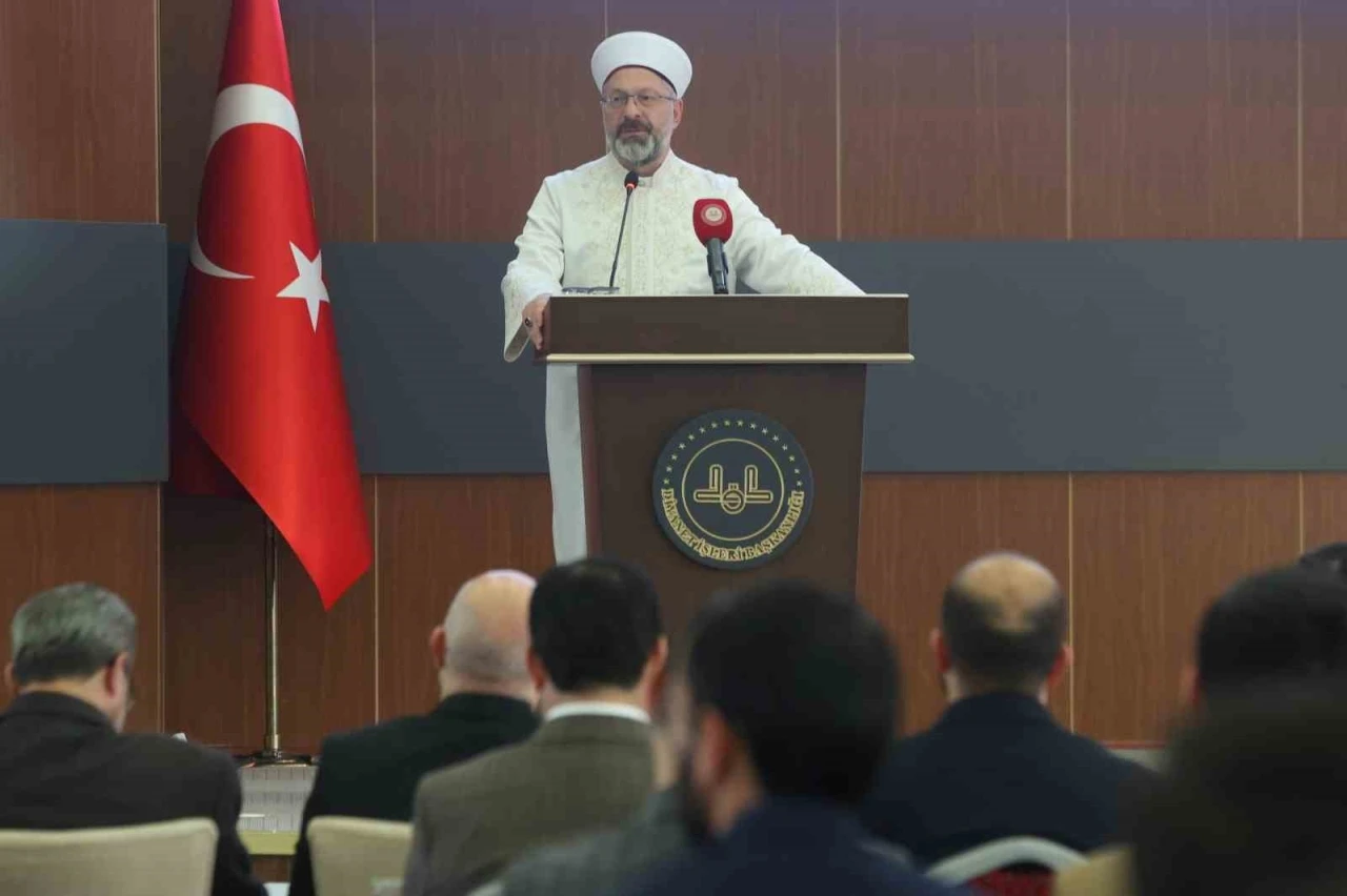 Diyanet İşleri Başkanı Erbaş: “Uğrunda sıkıntı çekmeye, yorulmaya değer en asil gaye ilimdir”
