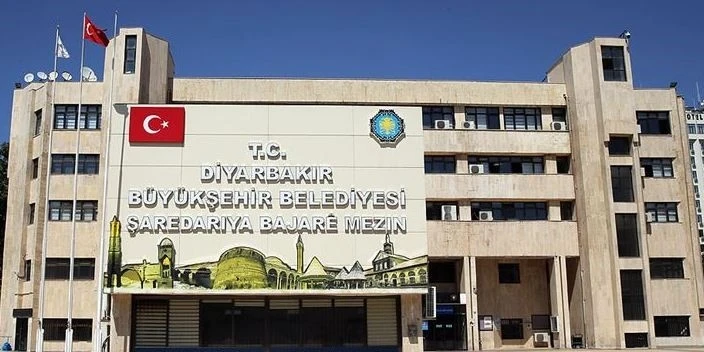 Diyarbakır Büyükşehir Belediyesinde personel kıyımı
