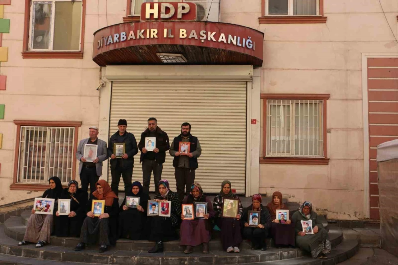 Diyarbakır’da evlat nöbeti Ramazan’da da sürüyor
