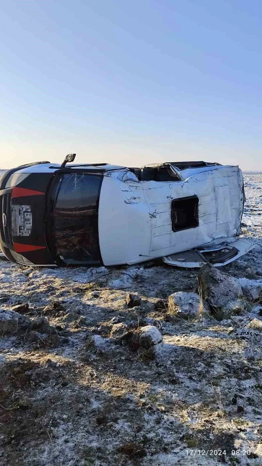 Diyarbakır’da öğretmen servisi devrildi: 12 yaralı
