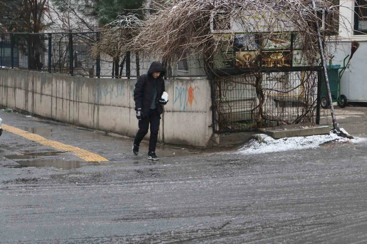 Diyarbakır’ın Çınar ilçesinde eğitime 1 gün ara verildi
