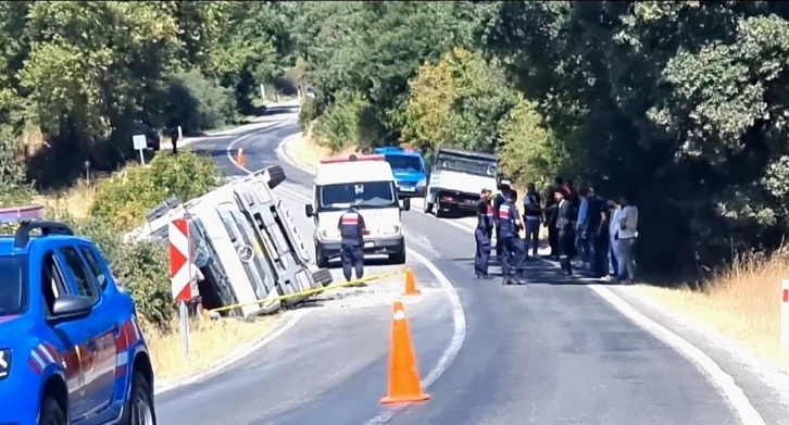 Domaniç’te devrilen hafriyat kamyonunun sürücüsü hayatını kaybetti
