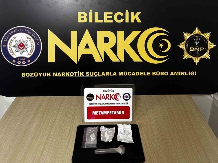 Durdurulan şüpheli araçta uyuşturucu madde çıktı
