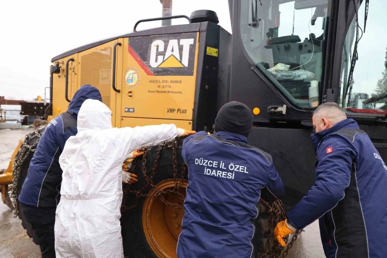 Düzce İl Özel İdaresi kar yağışı öncesi tüm hazırlıklar tamam
