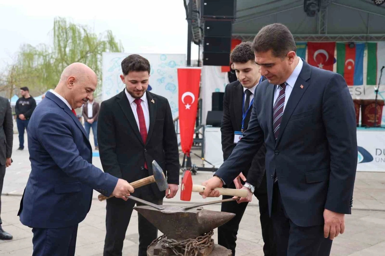 Düzce Üniversitesi’nde Nevruz Bayramı coşkuyla kutlandı
