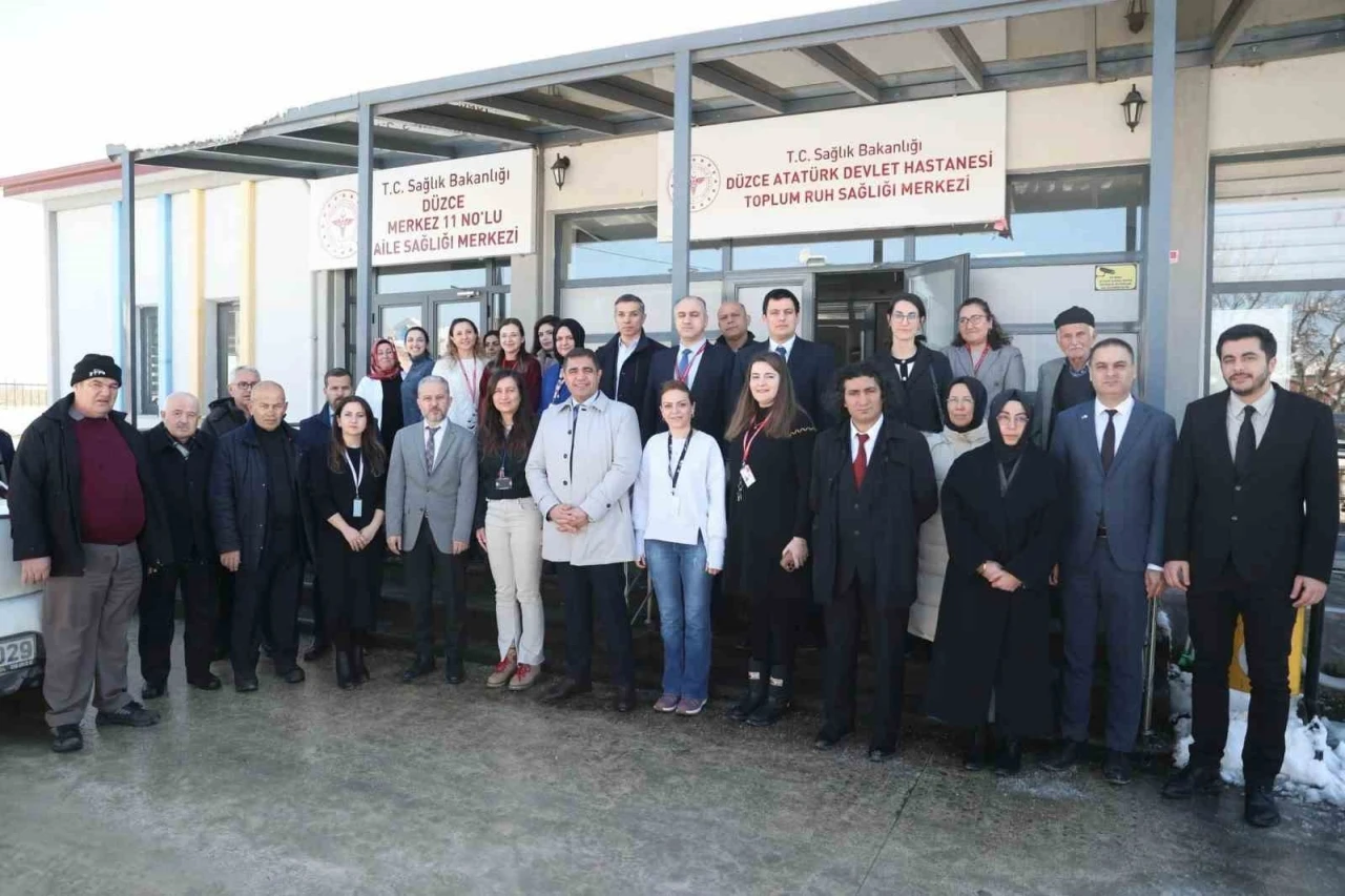 Düzce Valisi Toplum ruh sağlı merkezini inceledi
