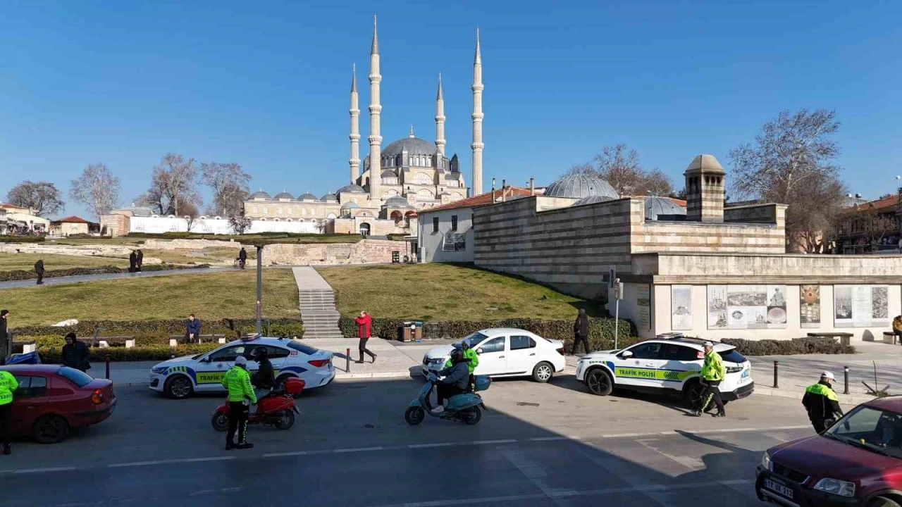 Edirne’de motosiklet sürücülerine sıkı denetim
