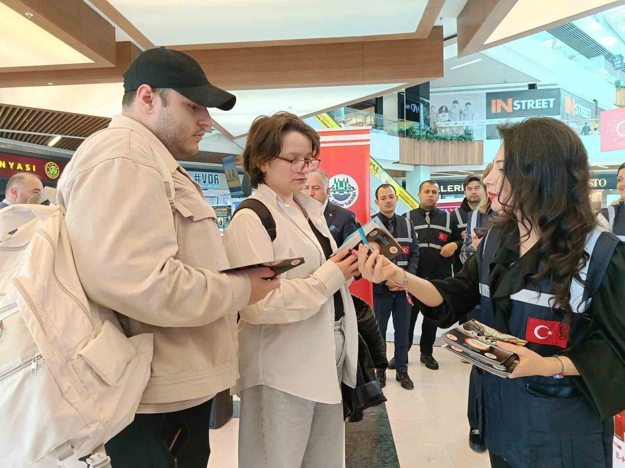 Edirne’de tüketici hakları için bilgilendirme standı açıldı
