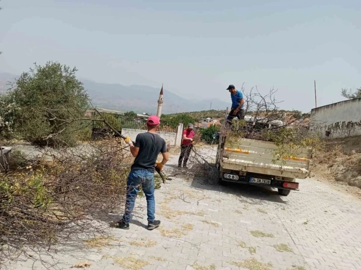 Efeler Belediyesi mezarlıklarda bakım ve temizlik çalışmalarını sürdürüyor
