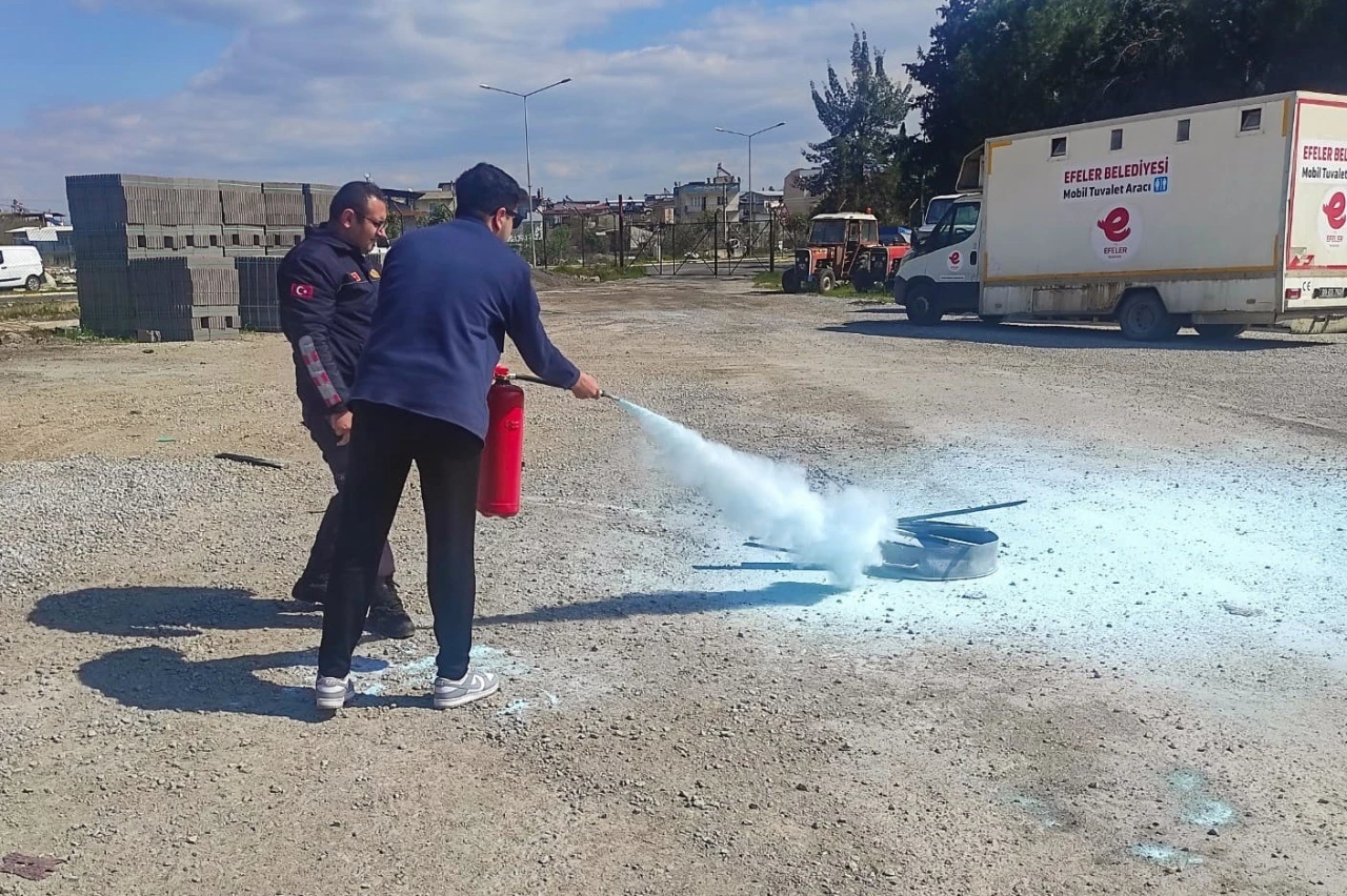 Efeler Belediyesi personeline yangın eğitimi
