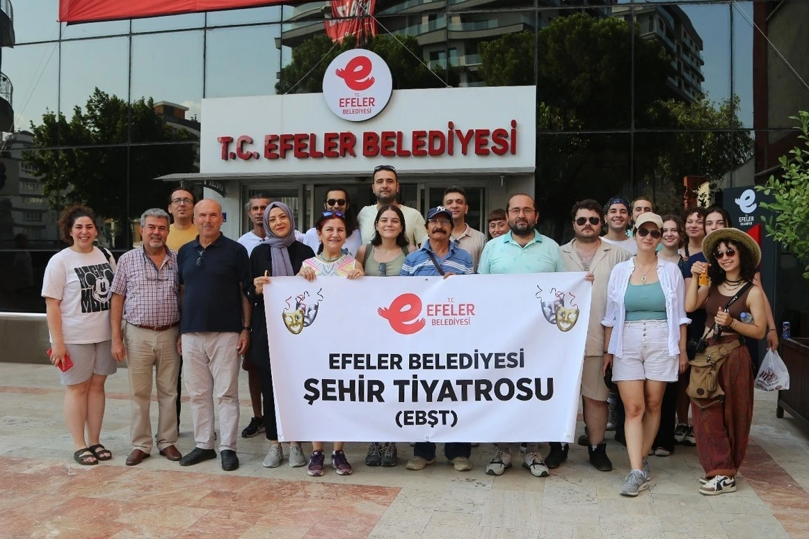 Efeler Belediyesi, vatandaşları sanatla buluşturuyor
