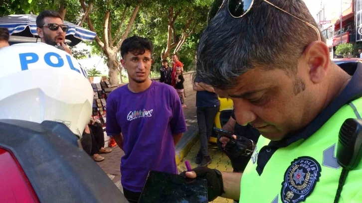 Ehliyetsiz ve aranması olan şahıs polisleri görünce panikledi
