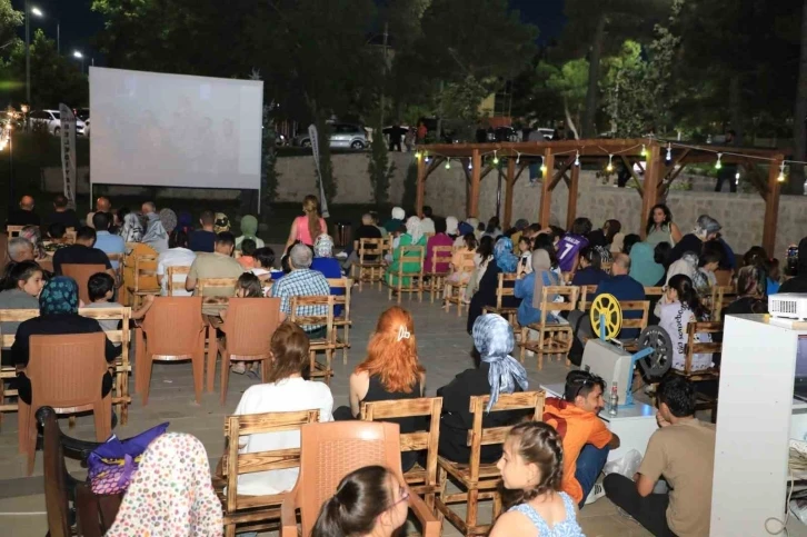 Elazığ’da ’Açık Hava Sinema Günleri’ başladı
