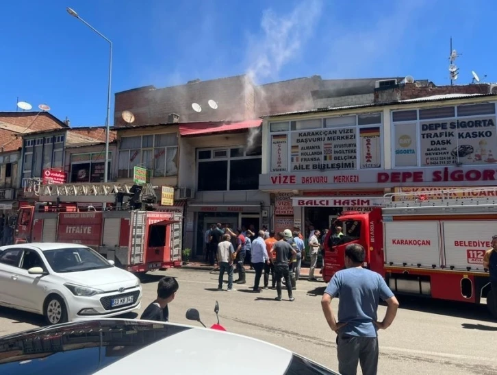 Elazığ’da çatı yangını
