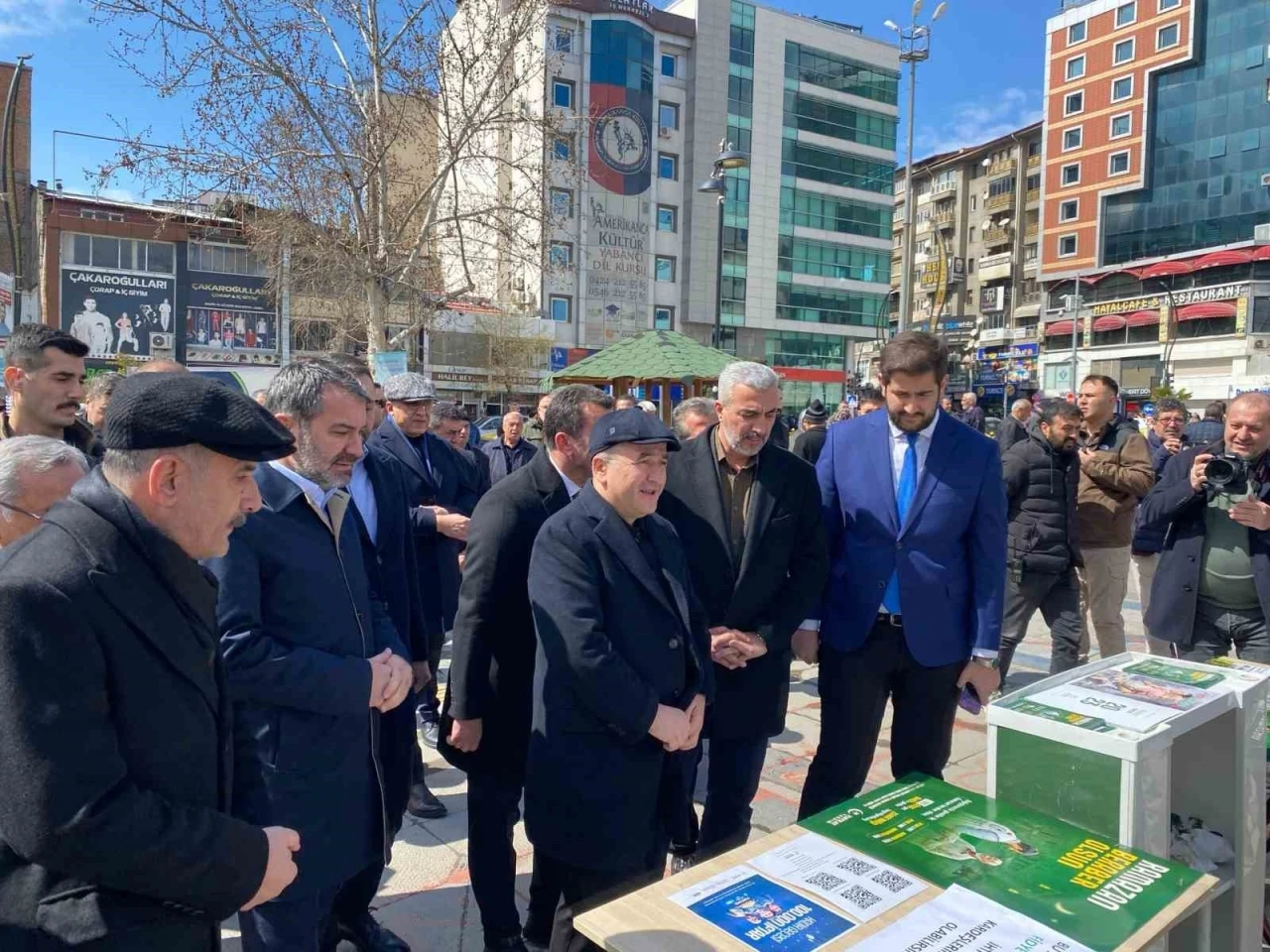 Elazığ’da Gazze için El Ele Türkiye’den Filistin’e yardım kampanyası
