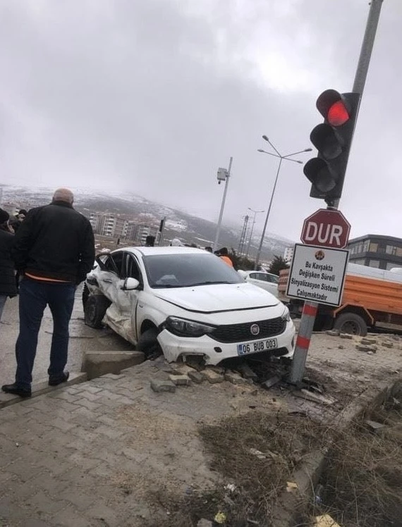 Elazığ’da trafik kazası: 5 yaralı
