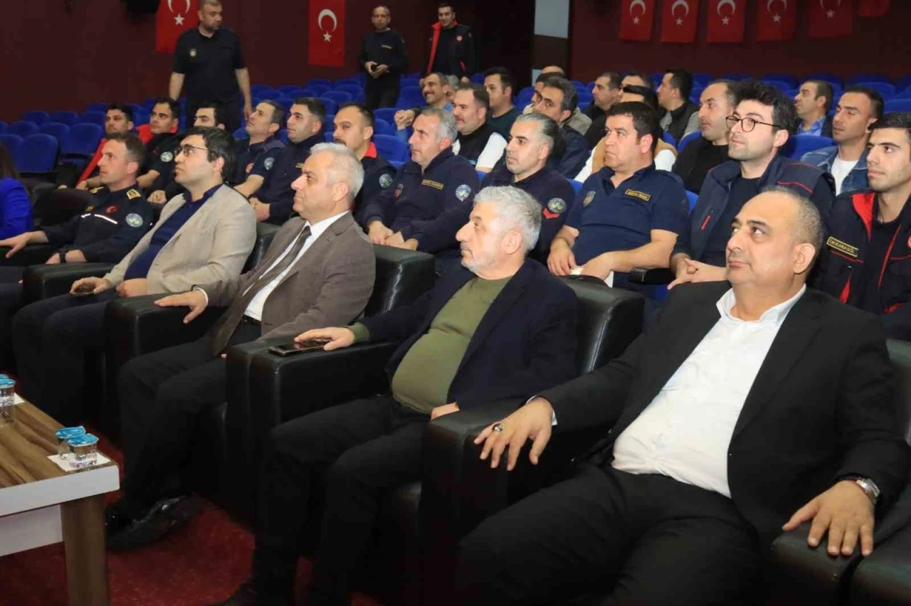 Elazığ itfaiyesi eğitimlerini sürdürüyor
