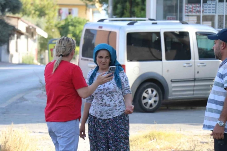 Eline fotoğrafı alan gelin sokak sokak kayıp kaynanasını arıyor
