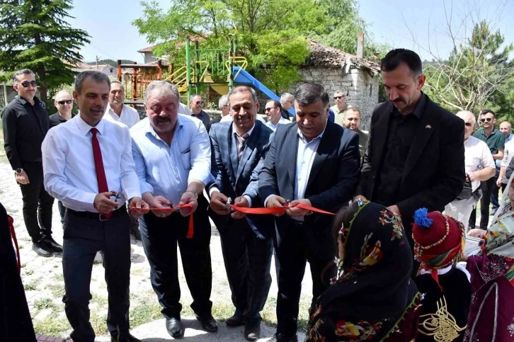 Emet Gürpınar köyünde yılsonu karma sergi
