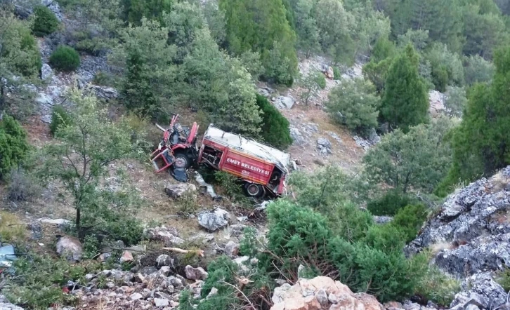 Emet’te orman yangınından dönen arazöz takla attı: 2 yaralı
